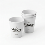 Composition de gobelets carton blancs personnalisés 7 oz VidiCup sur fond blanc